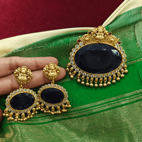 Lakshmi neelvattam pendant set (Blue)