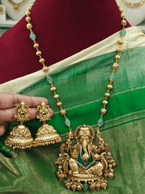 Ganesha grandeur emerald set with jhumkha