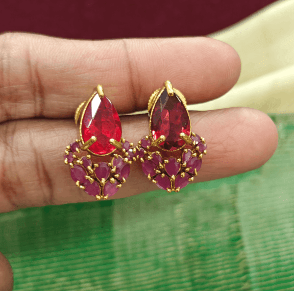 Tilak Solitaire Stud (Ruby)
