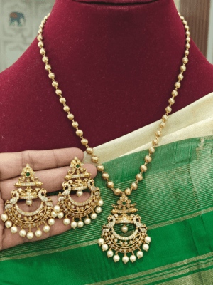 Chandbali pendant chain set