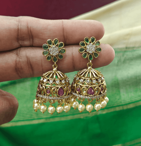 Emerald flower jhumkha