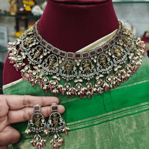 Dasavatharam victorian choker (Onion pink beads)
