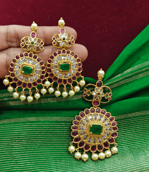 Amirtham pendant set