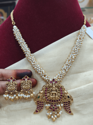 Lakshmi claw pendant with cluster pearls mala