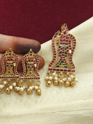 Meenakshi pendant set