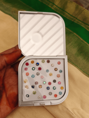 Bindi with mirror design 3