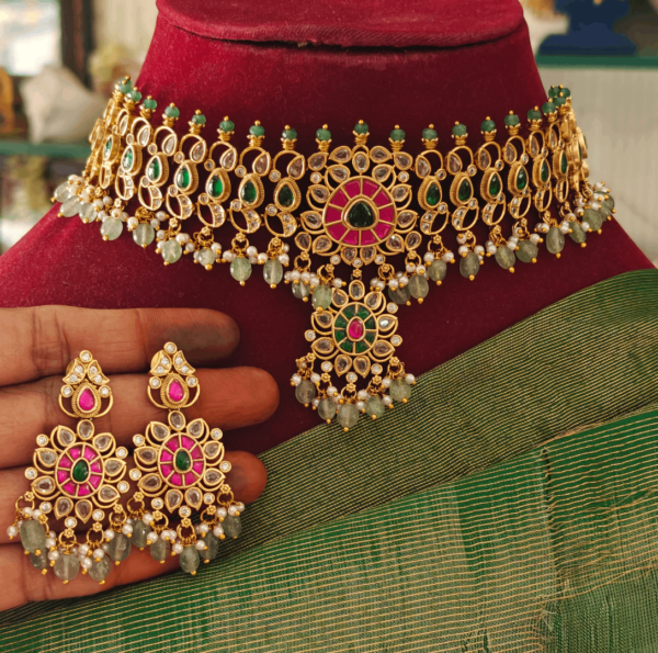 Green jadau stone choker set