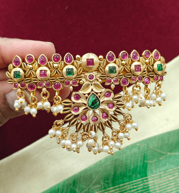 Hair clip leaf design