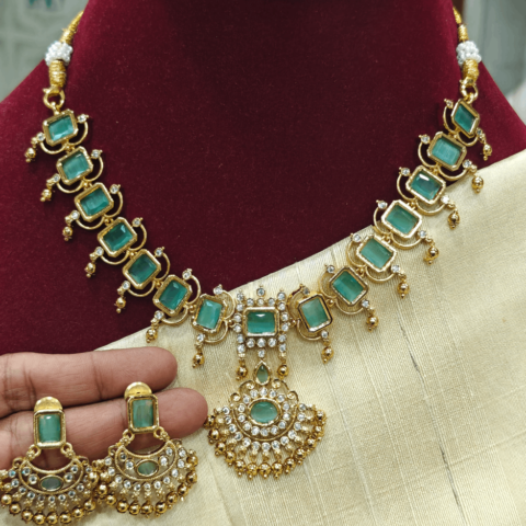 Solitaive stone necklace(mint green)