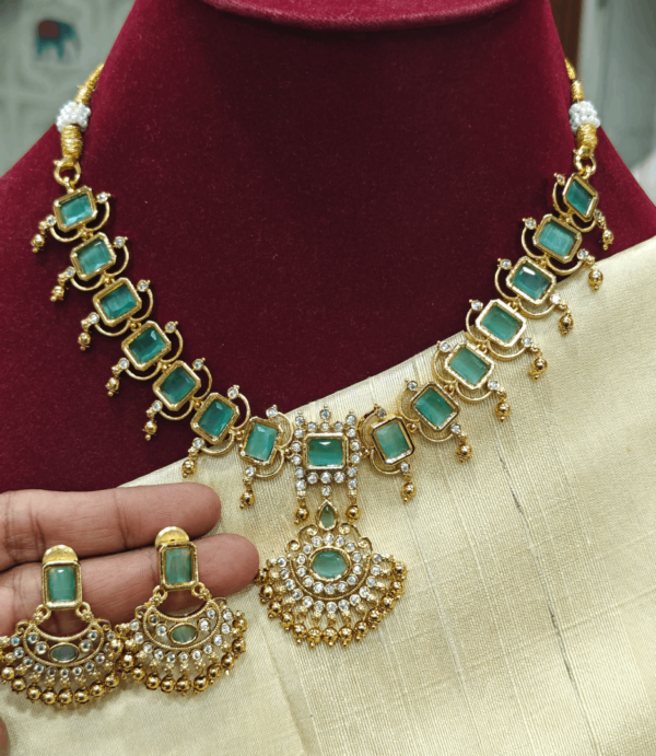 Solitaive stone necklace(mint green)