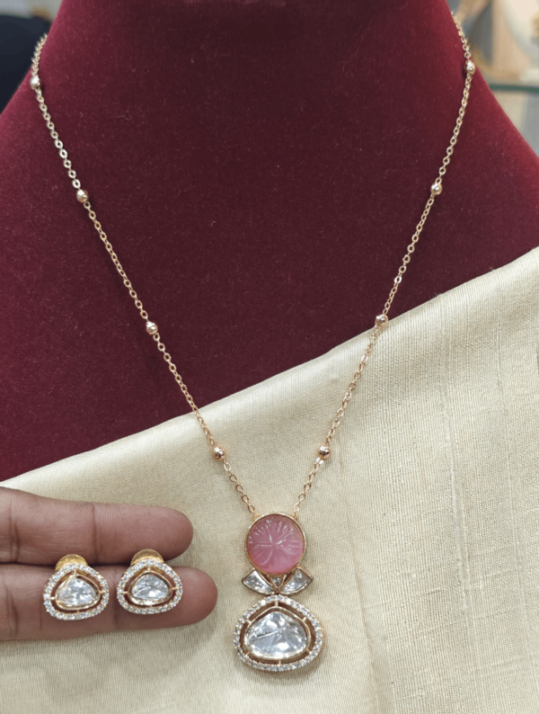 Carve stone kundan pendent set (pink)