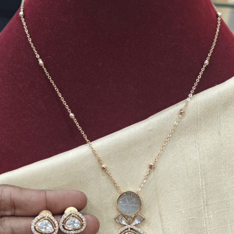 Carve stone kundan pendent set(grey)