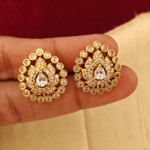 Tilak flower stud(white)