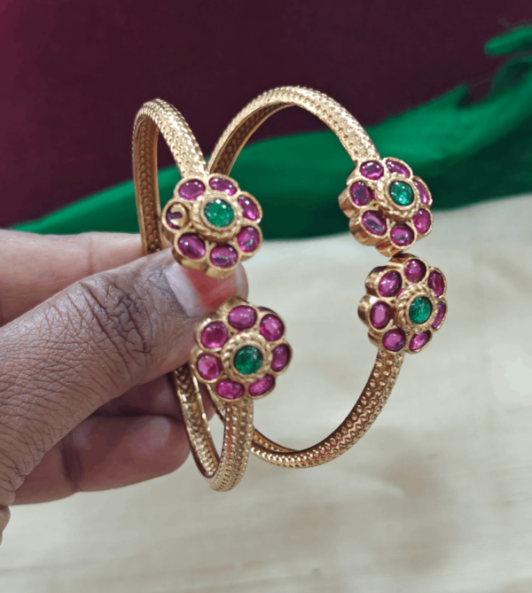 Flower bracelet/bangles