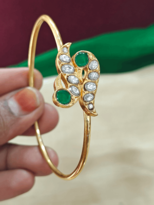 Emerald kundan brid bracelet