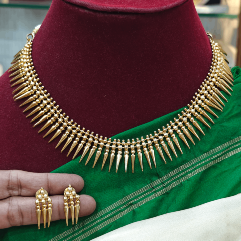 Mullu necklace