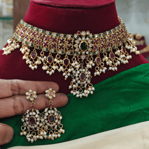 Ruby emereld choker set