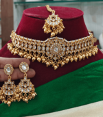kundan choker with maangtika