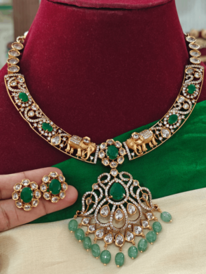 Amelia necklace(green,white)