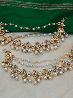 Pecock antique pearl ear chain