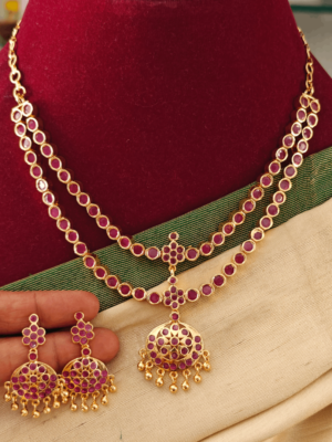 Traditional two line attige (ruby)