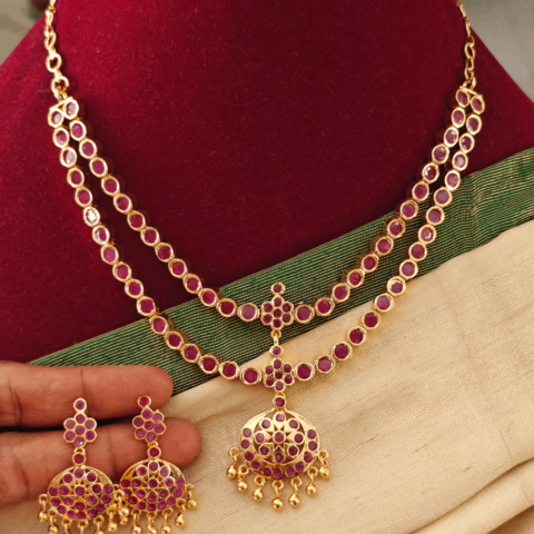 Traditional two line attige (ruby)