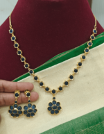 80`s classic flower necklace (blue)