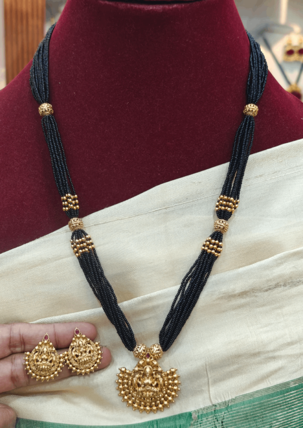 Lakshmi black beads necklace