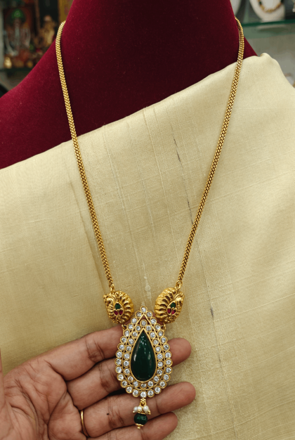 Annam thilagam padhakam chain with pendant (green)