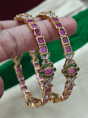 Box ruby flower bangles