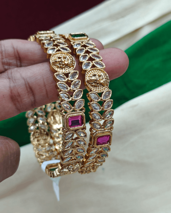 Leaf design with lakshmi