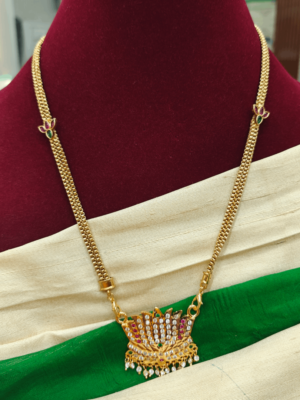 Lotus pendant with double line lotus chain