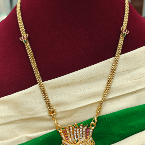 Lotus pendant with double line lotus chain