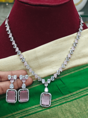 Solitaire victorian(pink) necklace