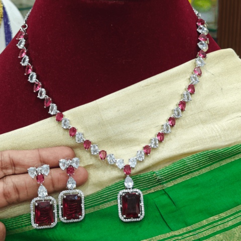 Solitaire victorian necklace(red)