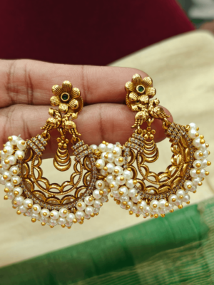 Antique earings with pearls