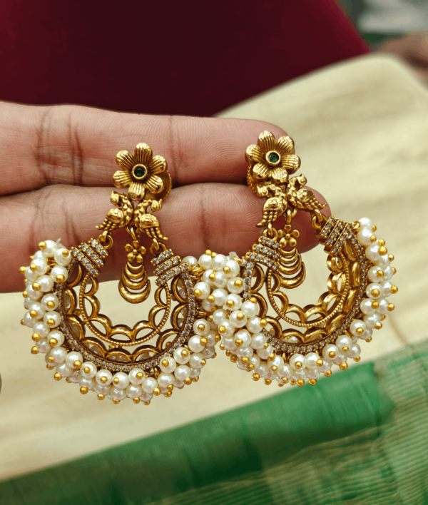 Antique earings with pearls