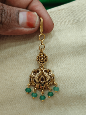 Unique partten maang tikka