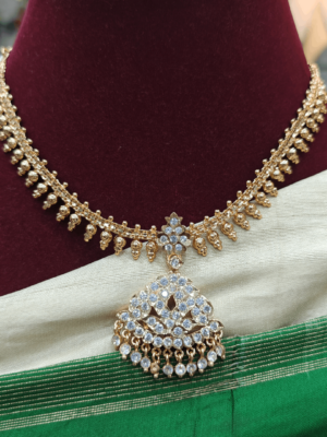 Attigai necklace with the pendant mullu design