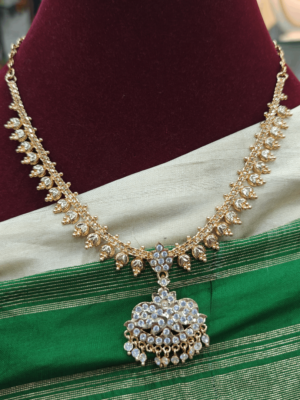 Attigai necklace  with the pendant leaf design