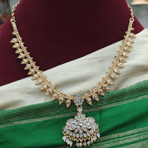 Attigai necklace  with the pendant leaf design