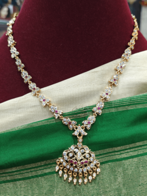 Attigai necklace with the pendant