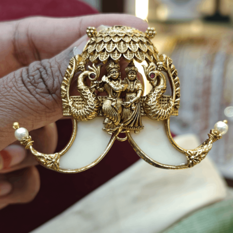 Radha krishna claw pendent