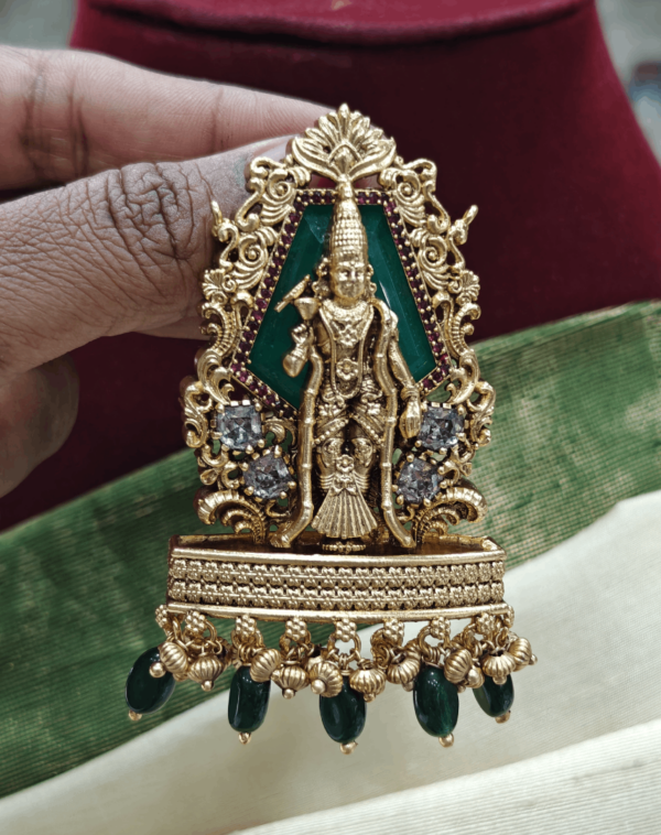 Meenakshi garnet stone pendant