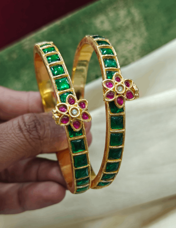 Niraya kundan bangles (ruby,green)
