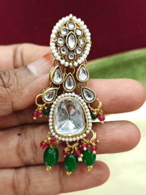 Pearl kundan hair accessory