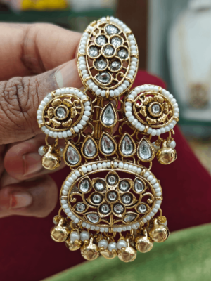 Kundan flower hair accessory