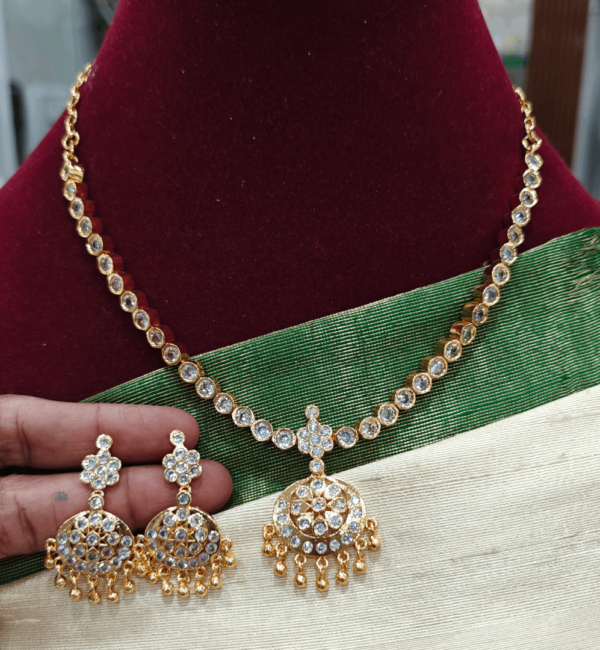 White attigai necklace