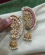 Floral pearl earcuff