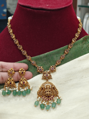 Lakshmi necklace with beads